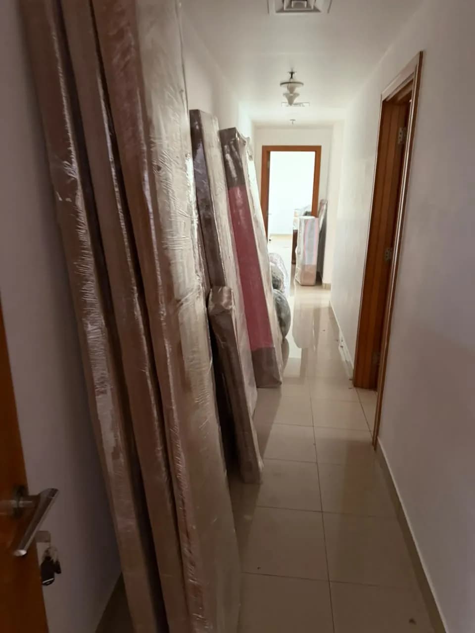 Smart Movers UAE crew packing and moving furniture in Dubai, UAE, job 05